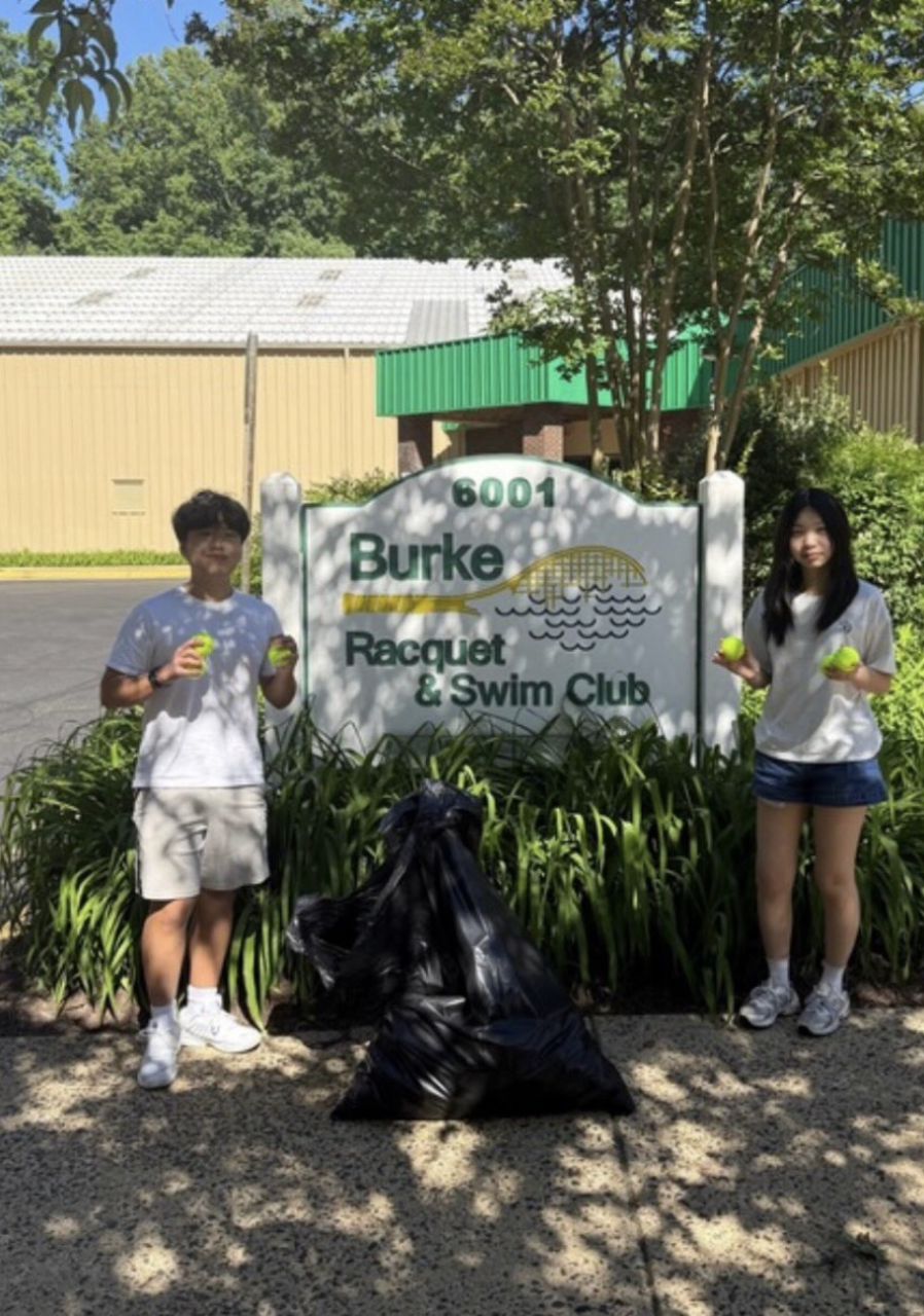Match Point Foundation volunteers after cleaning the Burke Racquet and Swim Club grounds